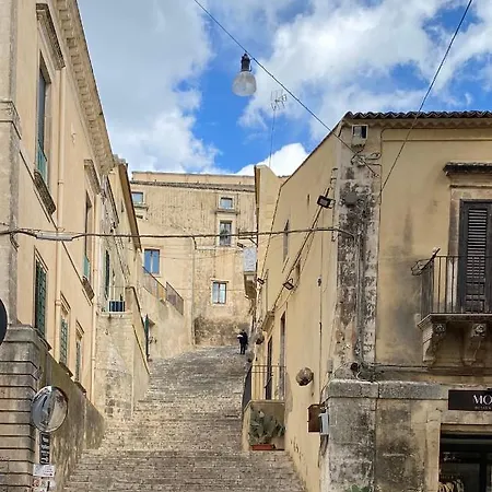 Rossaroll * Noto